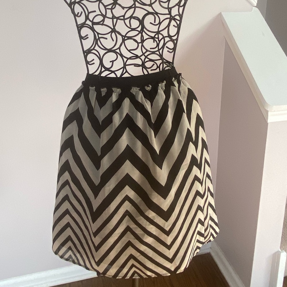 American Eagle Black and White Stripe Mini Skirt L